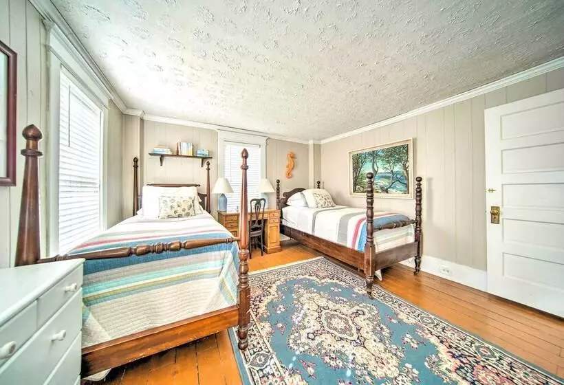 Private Waterfront Lake Erie Home W/bbq Patio