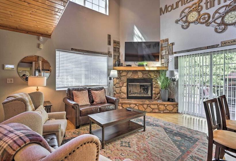 Remodeled Crestline Retreat: Walk To Lake Gregory!