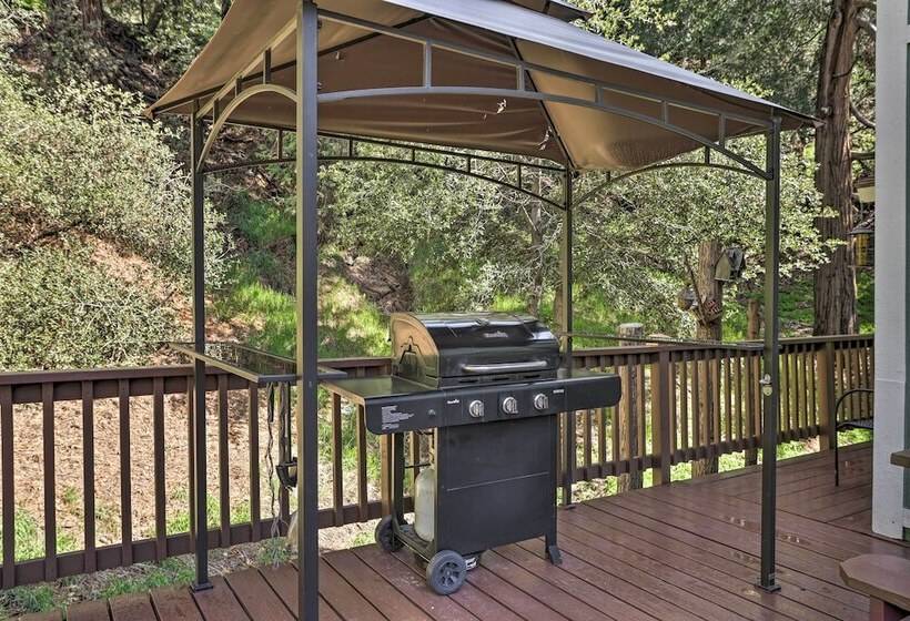 Remodeled Crestline Retreat: Walk To Lake Gregory!