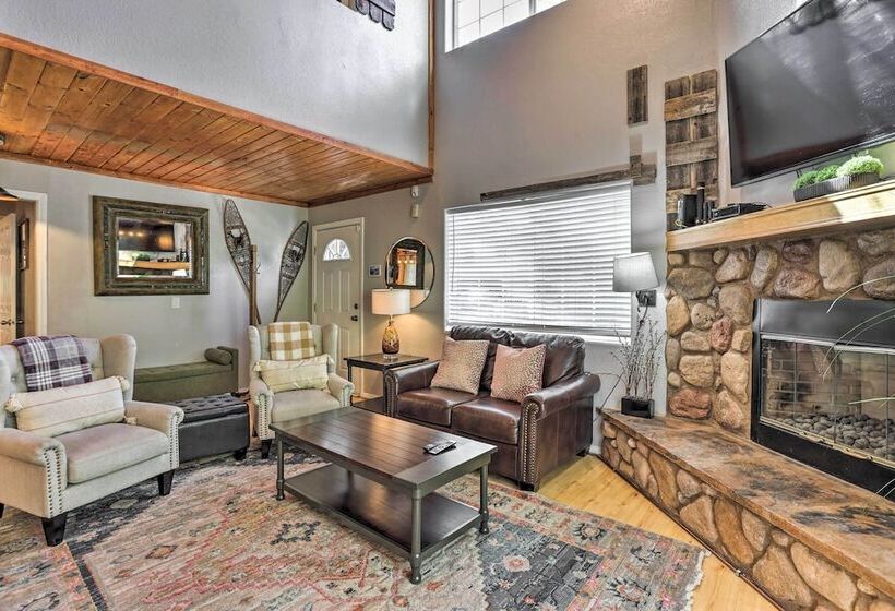 Remodeled Crestline Retreat: Walk To Lake Gregory!