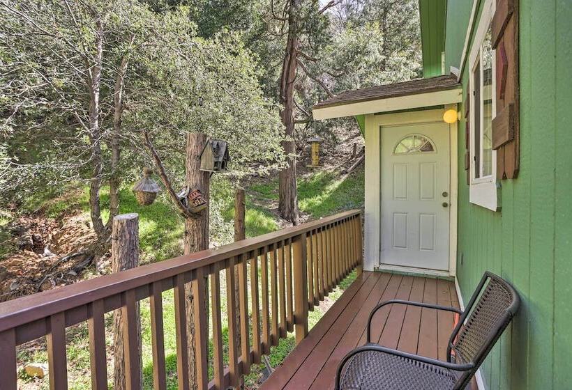 Remodeled Crestline Retreat: Walk To Lake Gregory!