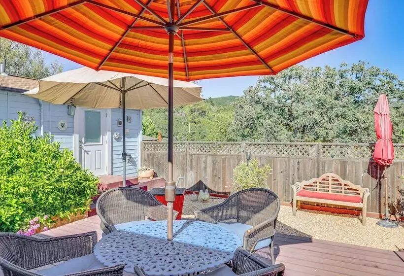 Romantic Casita W/ Garden + Deck 2 Miles To Plaza!