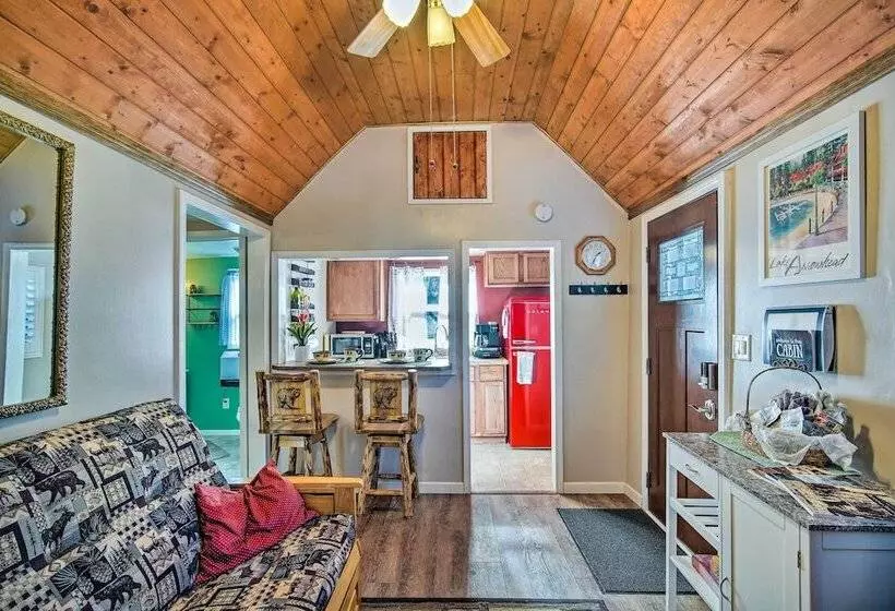 Running Springs Cabin W/ Deck + Forest Views