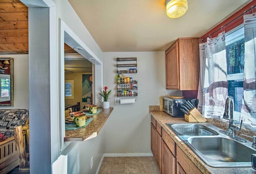 Running Springs Cabin W/ Deck + Forest Views