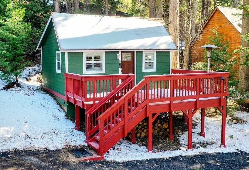 Running Springs Cabin W/ Deck + Forest Views