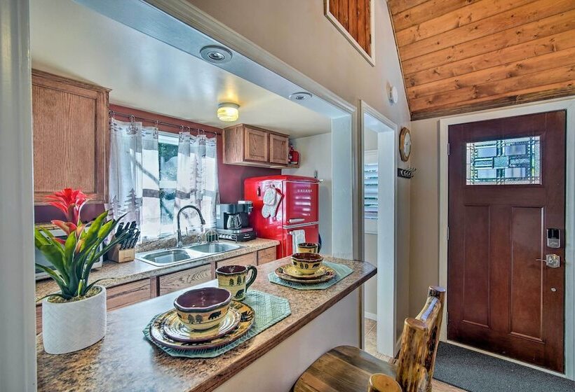 Running Springs Cabin W/ Deck + Forest Views