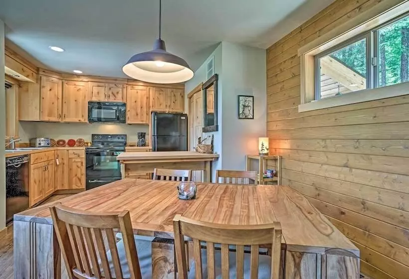 Private Leavenworth Cabin W/ Mtn Views & Fire Pit