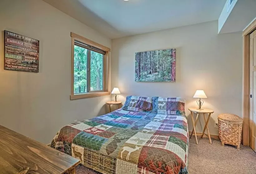 Private Leavenworth Cabin W/ Mtn Views & Fire Pit