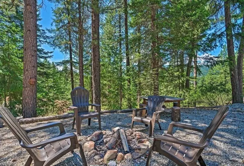 Private Leavenworth Cabin W/ Mtn Views & Fire Pit