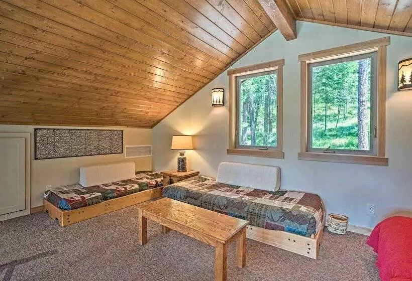Private Leavenworth Cabin W/ Mtn Views & Fire Pit