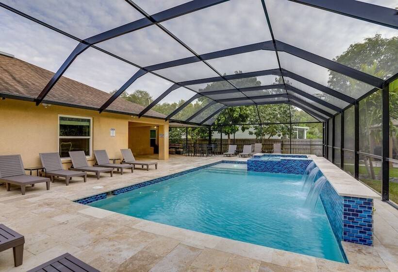 Seminole Home W/ Heated Pool + Spa ~ 4 Mi To Ocean