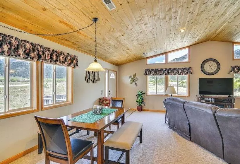 Spacious Buena Vista Home W/ Fire Pit Near Skiing!