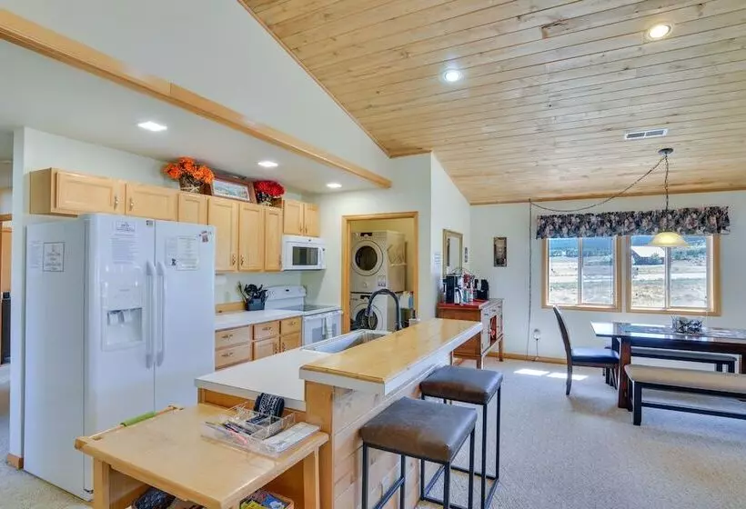 Spacious Buena Vista Home W/ Fire Pit Near Skiing!