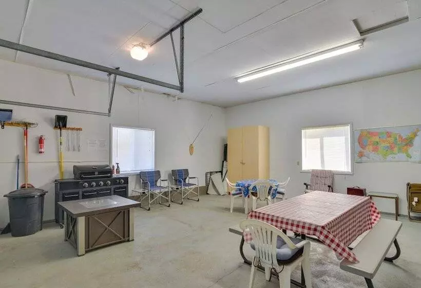 Spacious Buena Vista Home W/ Fire Pit Near Skiing!