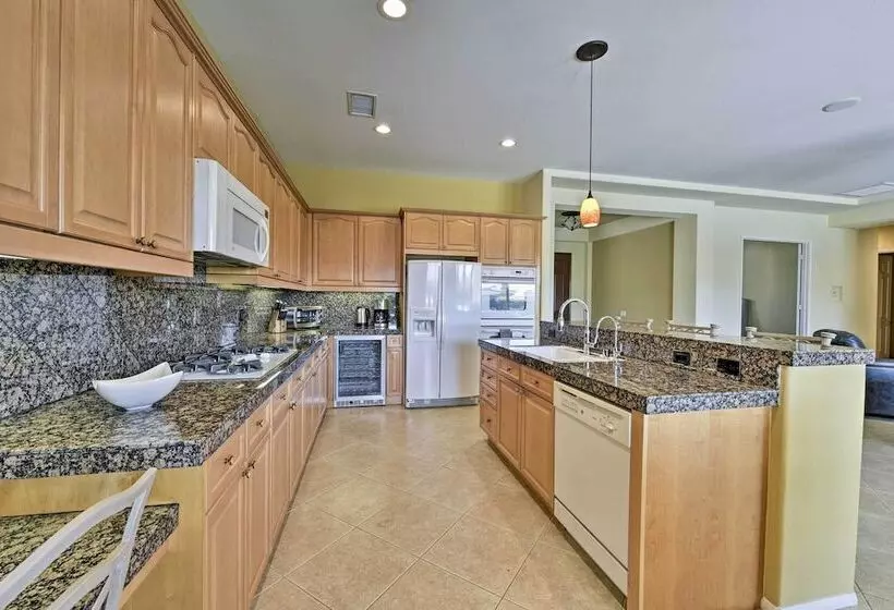 Spacious Palm Desert Home W/pool & Jacuzzi By Golf