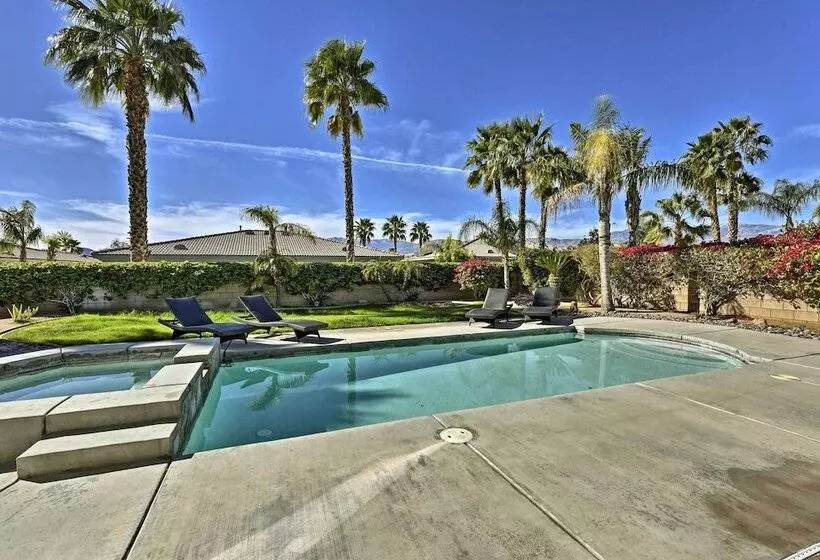 Spacious Palm Desert Home W/pool & Jacuzzi By Golf