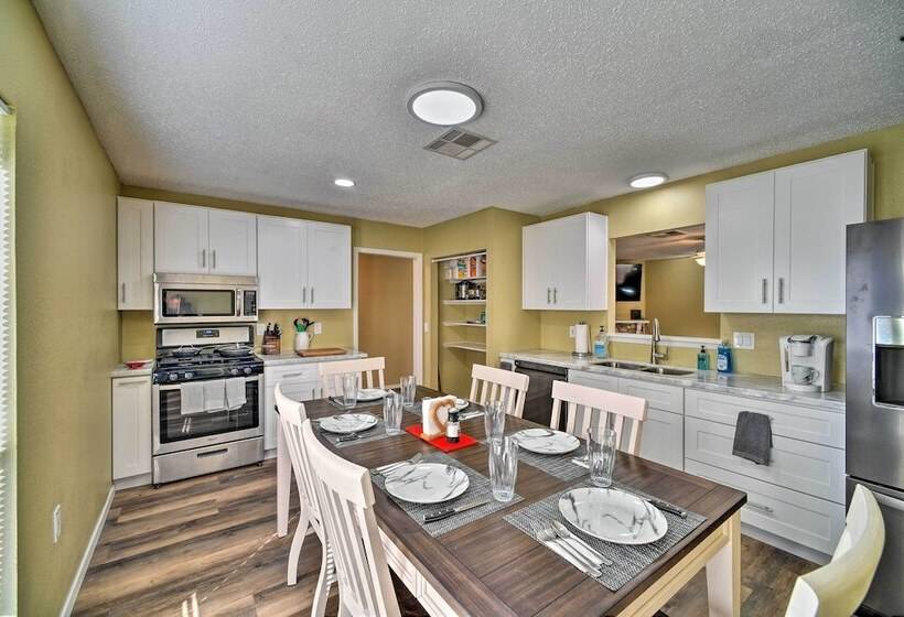 Spacious San Antonio Getaway W/ Fenced In Yard!