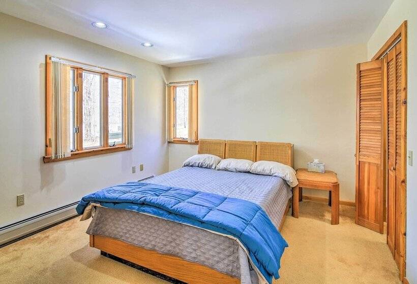 Wilmington Home W/ Game Room & Scenic Deck!