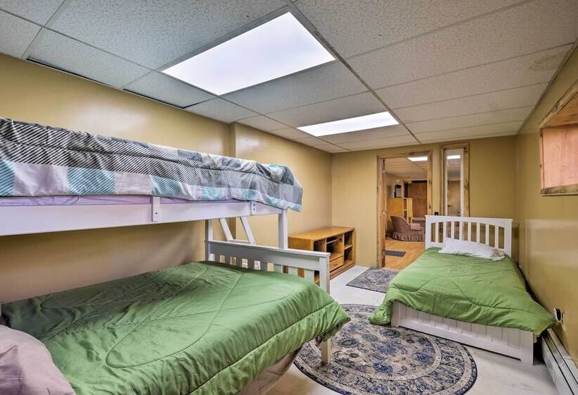 Wilmington Home W/ Game Room & Scenic Deck!