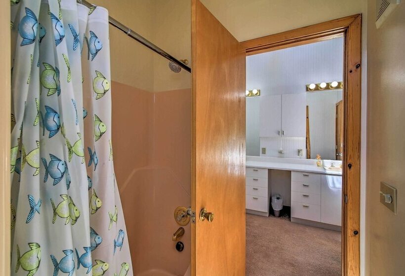 Wilmington Home W/ Game Room & Scenic Deck!