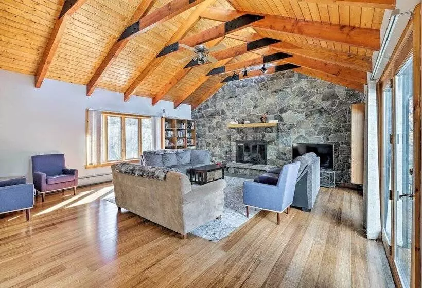 Wilmington Home W/ Game Room & Scenic Deck!