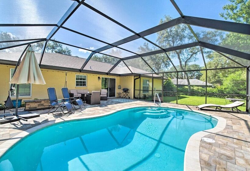 Sunny Homosassa Home W/ Private Heated Pool!
