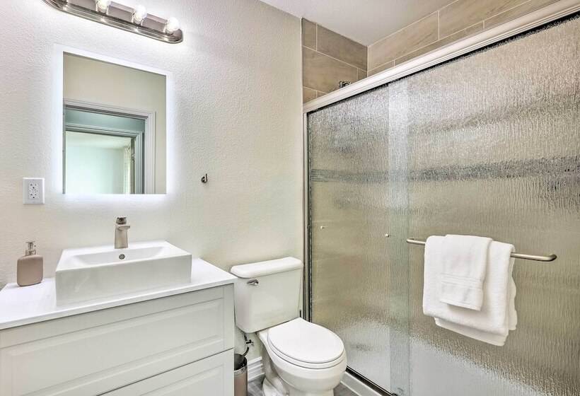 Twentynine Palms Home Patio, Mountain Views