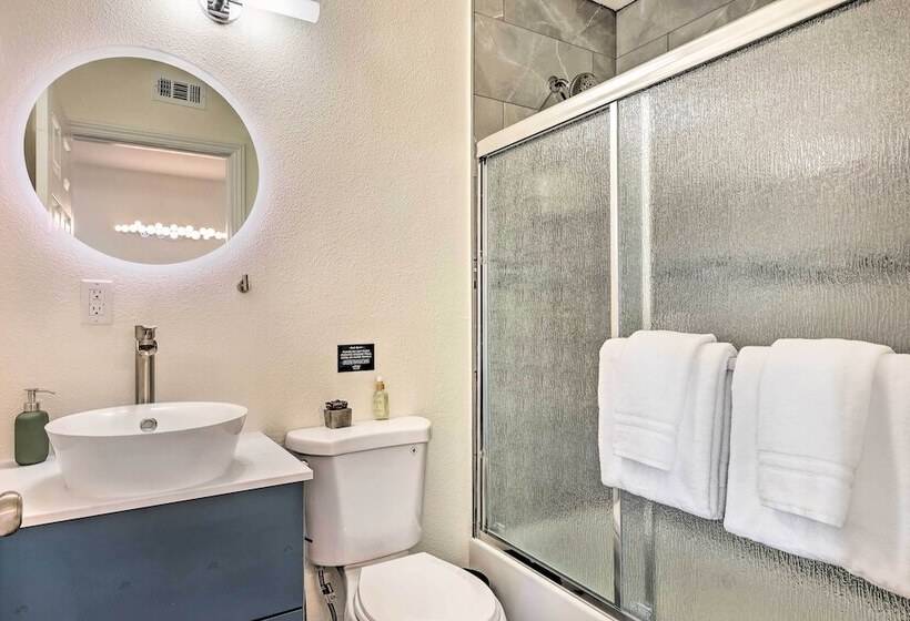 Twentynine Palms Home Patio, Mountain Views