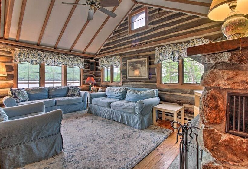 Waterfront Lake George Cabin: Walk To Water