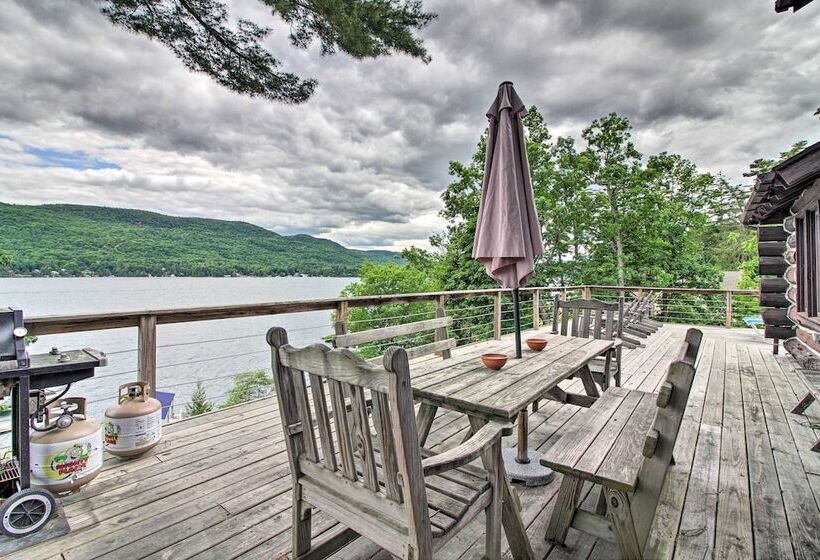Waterfront Lake George Cabin: Walk To Water