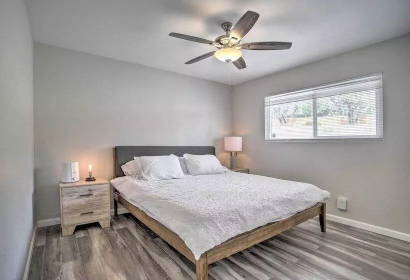 Yucca Valley Oasis W/ Hot Tub, Near Joshua Tree!