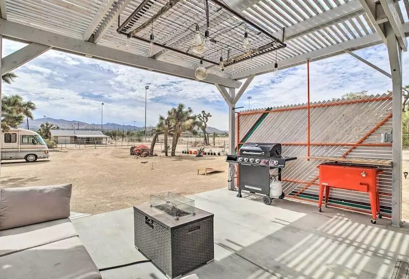 Yucca Valley Oasis W/ Hot Tub, Near Joshua Tree!