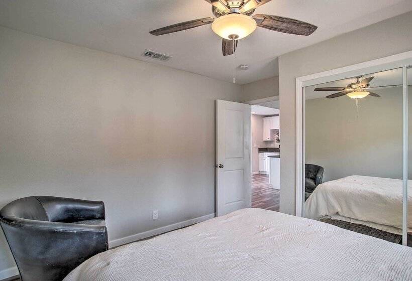 Yucca Valley Oasis W/ Hot Tub, Near Joshua Tree!