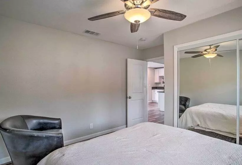 Yucca Valley Oasis W/ Hot Tub, Near Joshua Tree!