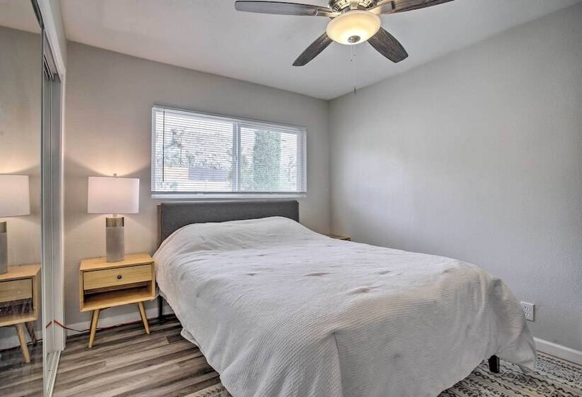 Yucca Valley Oasis W/ Hot Tub, Near Joshua Tree!