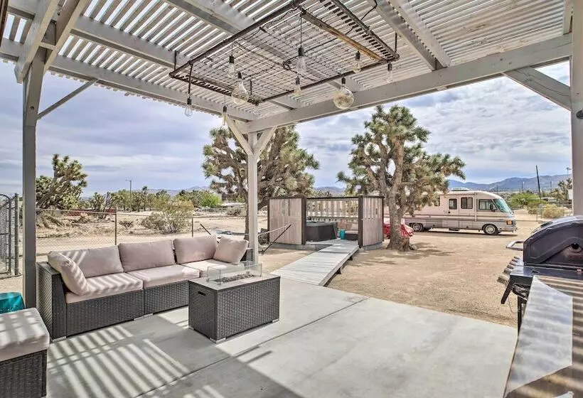 Yucca Valley Oasis W/ Hot Tub, Near Joshua Tree!