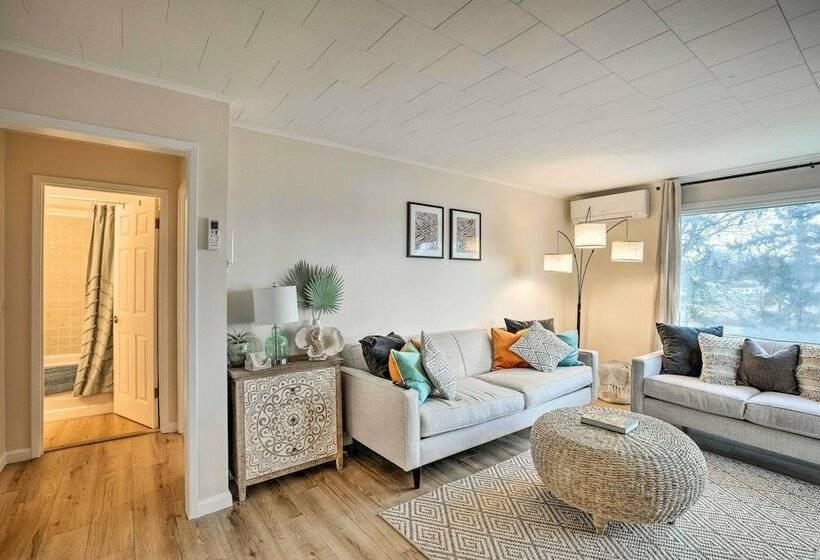 Anacortes Home: Short Walk To Similk Bay!