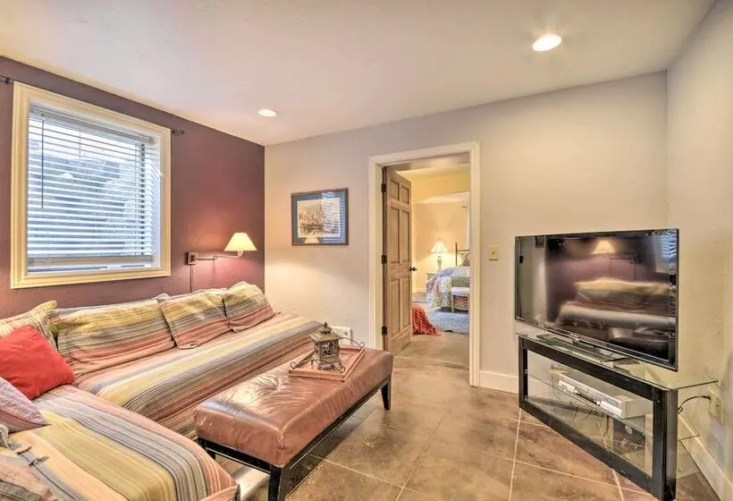 Charming Cody Home, Walk To Downtown!