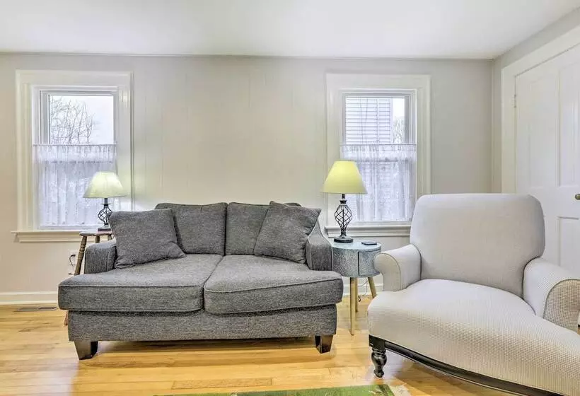 Charming Hamden Home: 2 Mi To Yale University