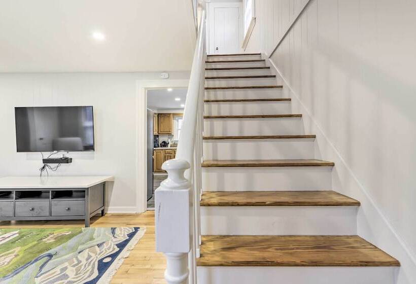 Charming Hamden Home: 2 Mi To Yale University