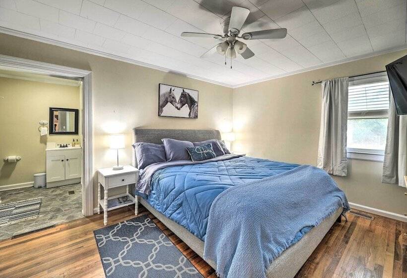 Charming Harkers Island Home Fish & Boat!