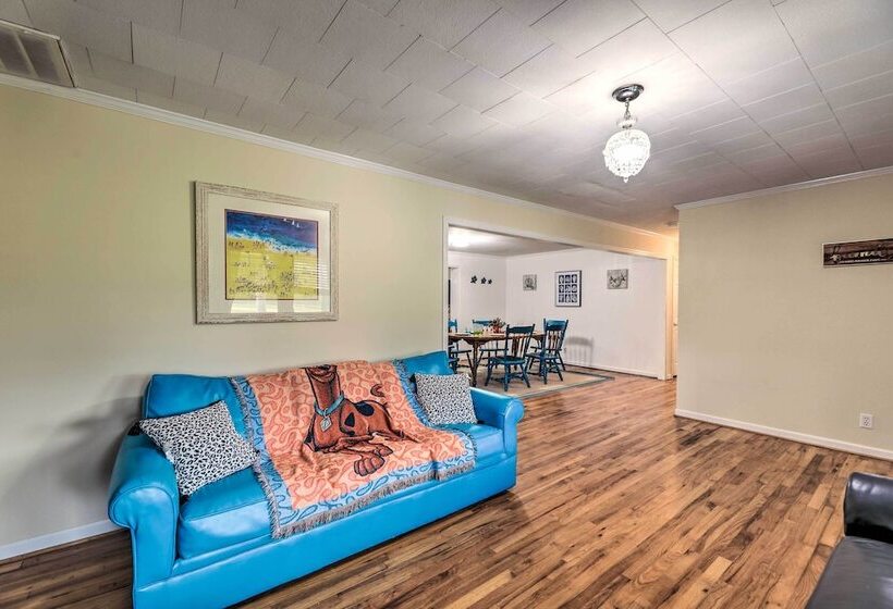 Charming Harkers Island Home Fish & Boat!