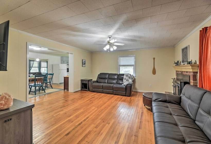 Charming Harkers Island Home Fish & Boat!