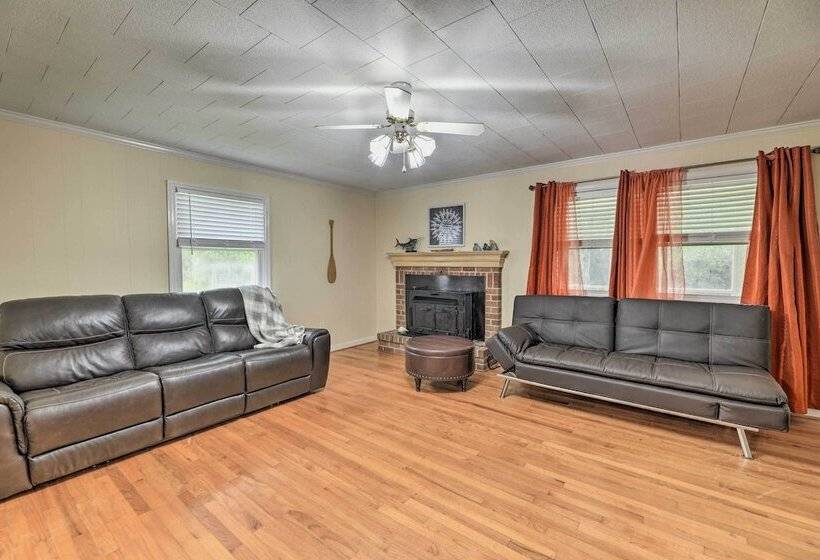 Charming Harkers Island Home Fish & Boat!