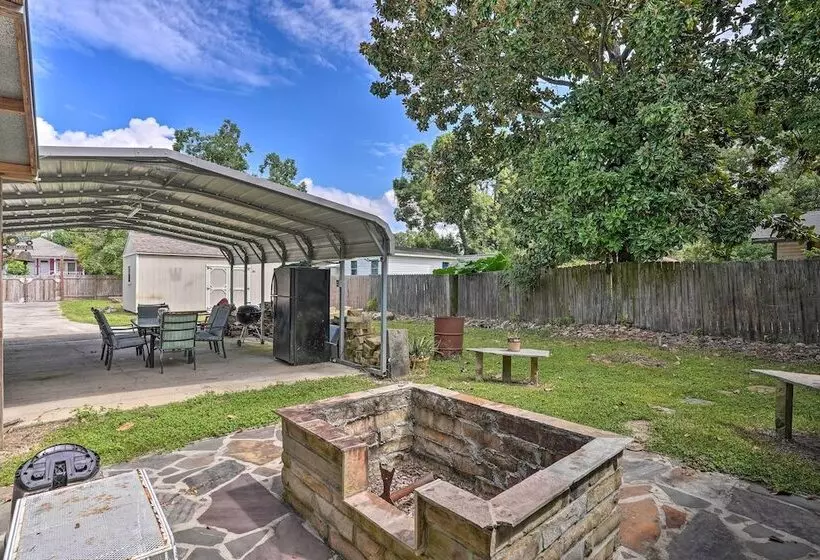 Charming Home W/ Yard, Walk To Beach & Casino