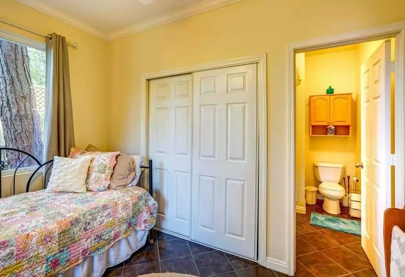 Fallbrook Vacation Rental: 3 Mi To Wineries!