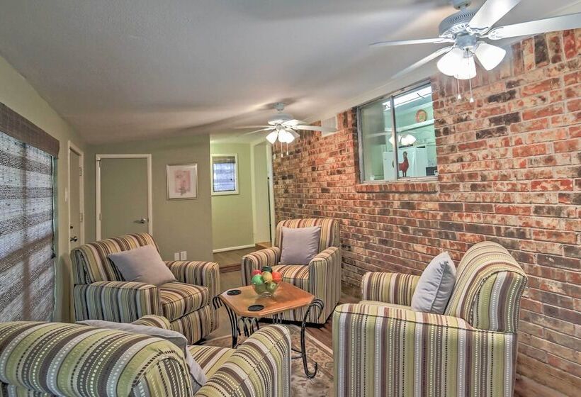 Glen Rose Ranch House Walk To Downtown!