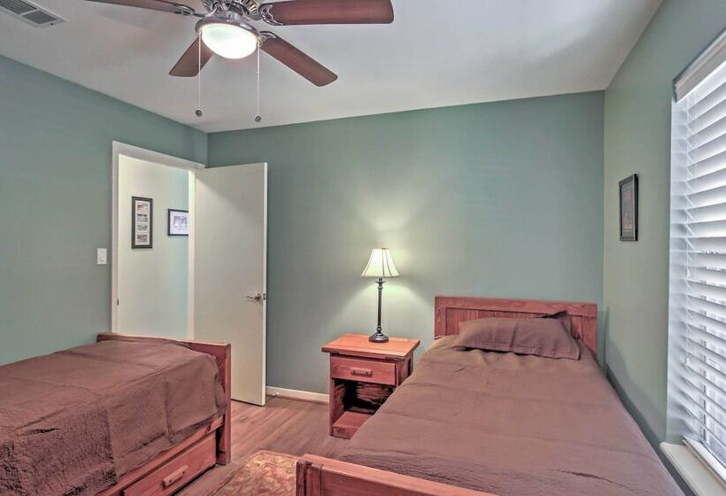 Glen Rose Ranch House Walk To Downtown!