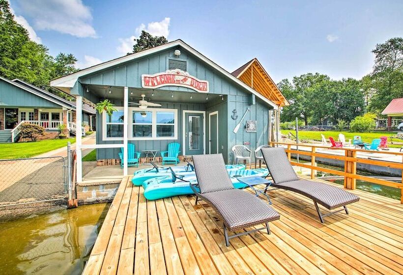 Kayaks & Dock: Lakefront Hot Springs Hideaway