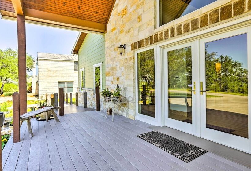 Johnson City Home W/ Hot Tub   Close To Wineries!